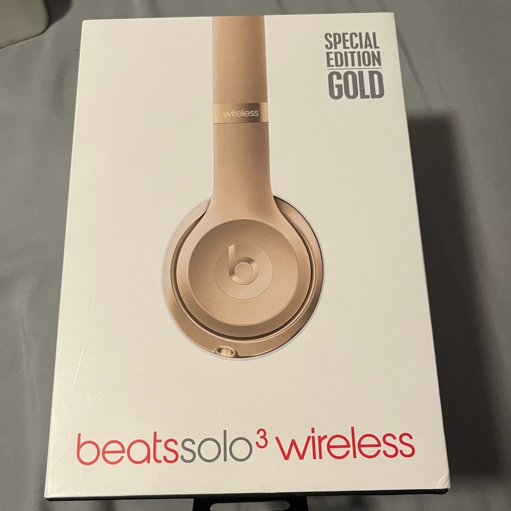 Beats Solo 3 Wireless Special Edition Gold Headphones
